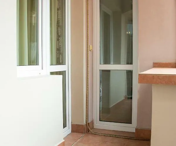 Glorious - 2-bedroom Near Youth Hill By Flat Mаnager Apartment *