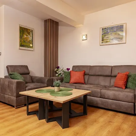דירה Glorious - 2-bedroom Near Youth Hill By Flat Mаnager