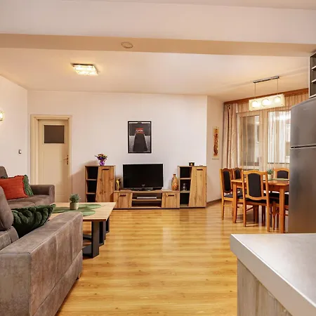 Glorious - 2-bedroom Near Youth Hill By Flat Mаnager דירה *