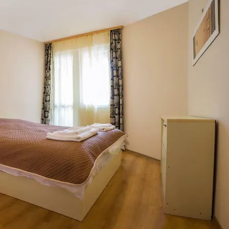 Apartment Glorious - 2-bedroom Near Youth Hill By Flat Mаnager