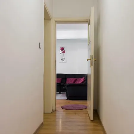 Glorious - 2-bedroom Near Youth Hill By Flat Mаnager
